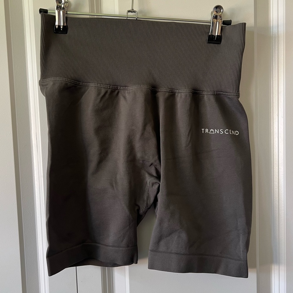 Women’s Scrunched Gym Shorts